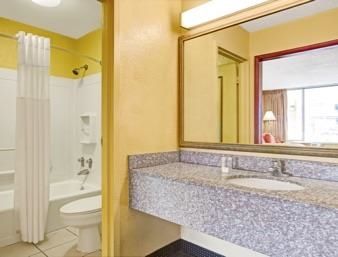 Express & - East - Ybor By Ihg Hotel